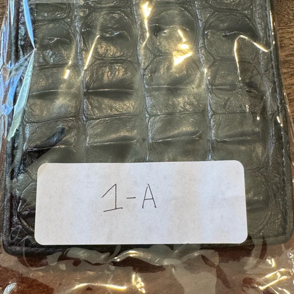 Authentic Crocodile Leather Wallet 1A